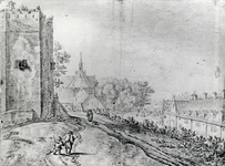 108668 Gezicht vanaf de stadswal te Utrecht, uit het noordoosten, met links de toren op het St. Servaashek en ...